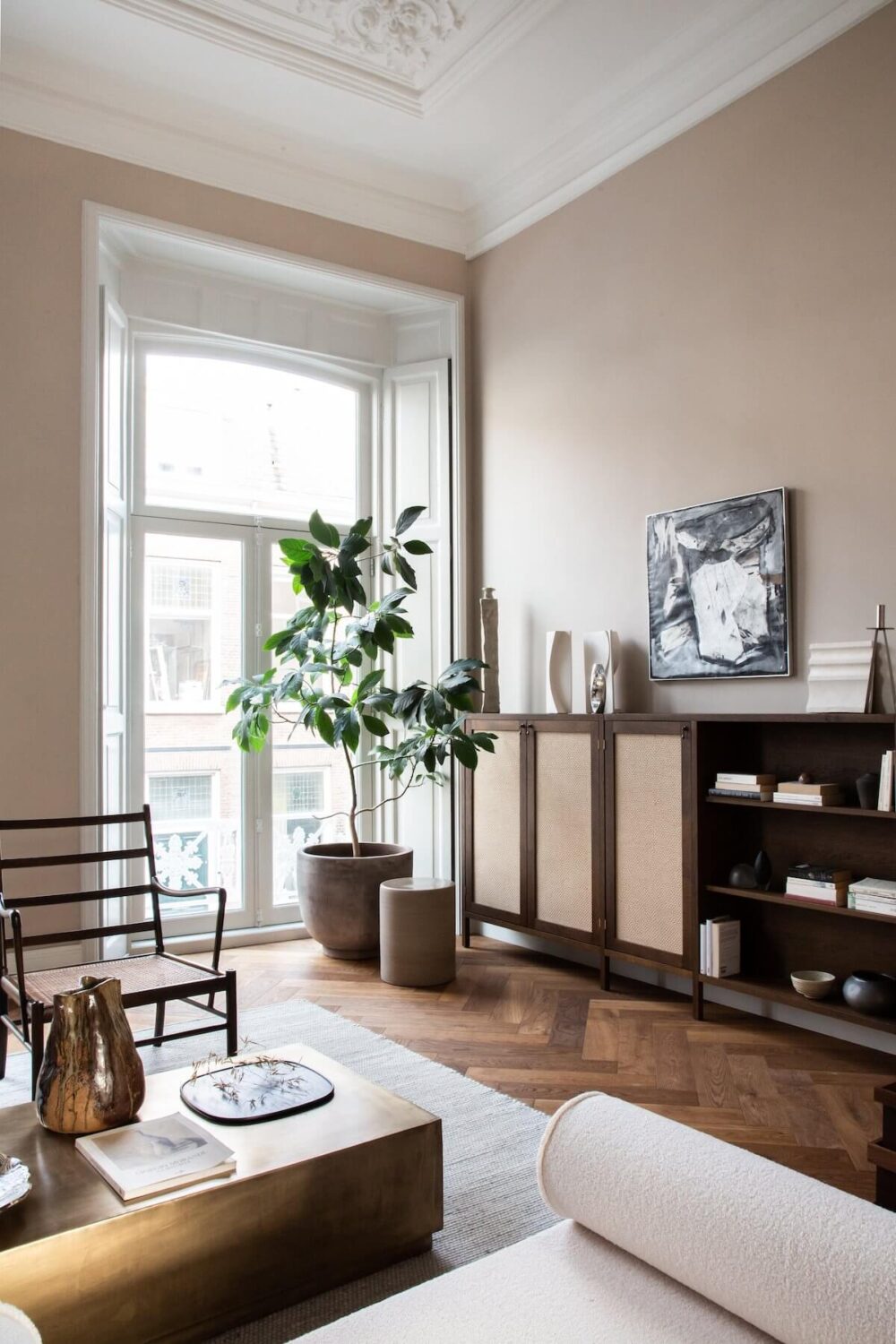 living-room-walnut-cabinets-wooden-floor-avenue-design-studio-nordroom