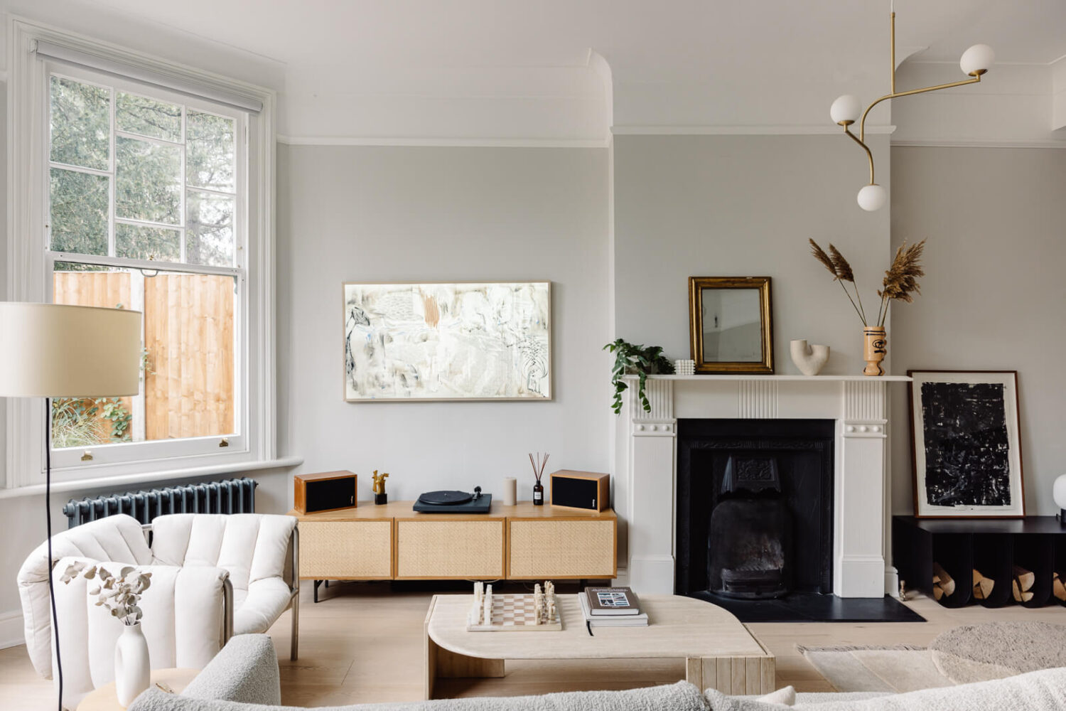 modern-living-room-scandinavan-decor-oh-wonder-josephine-anthony-vander-west-nordroom