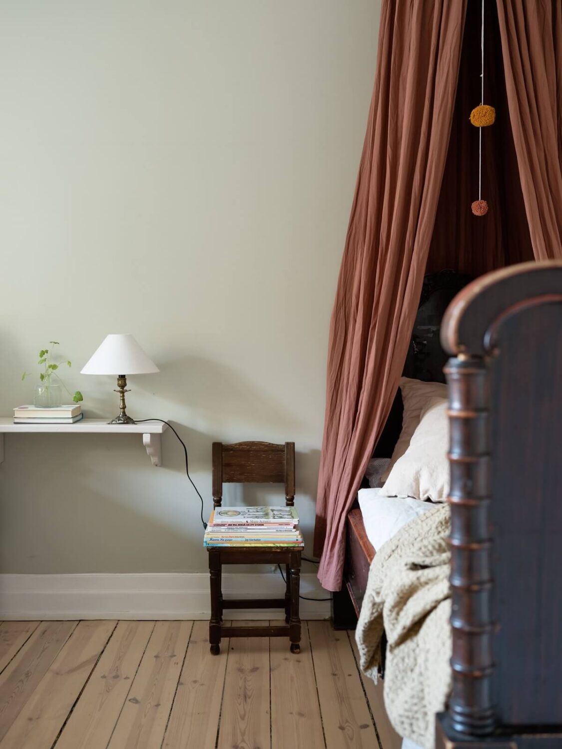 vintage-kids-bed-scandinavian-apartment-nordroom