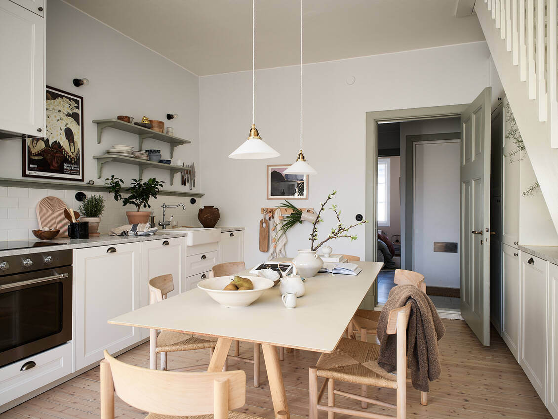 white-kitchen-dining-table-nordroom