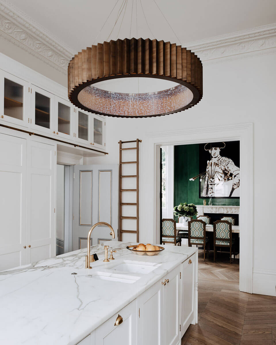 white-kitchen-marble-island-wood-floor-maddux-creative-notting-hill-nordroom