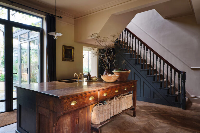 A Mixture of Styles in an English Home - The Nordroom