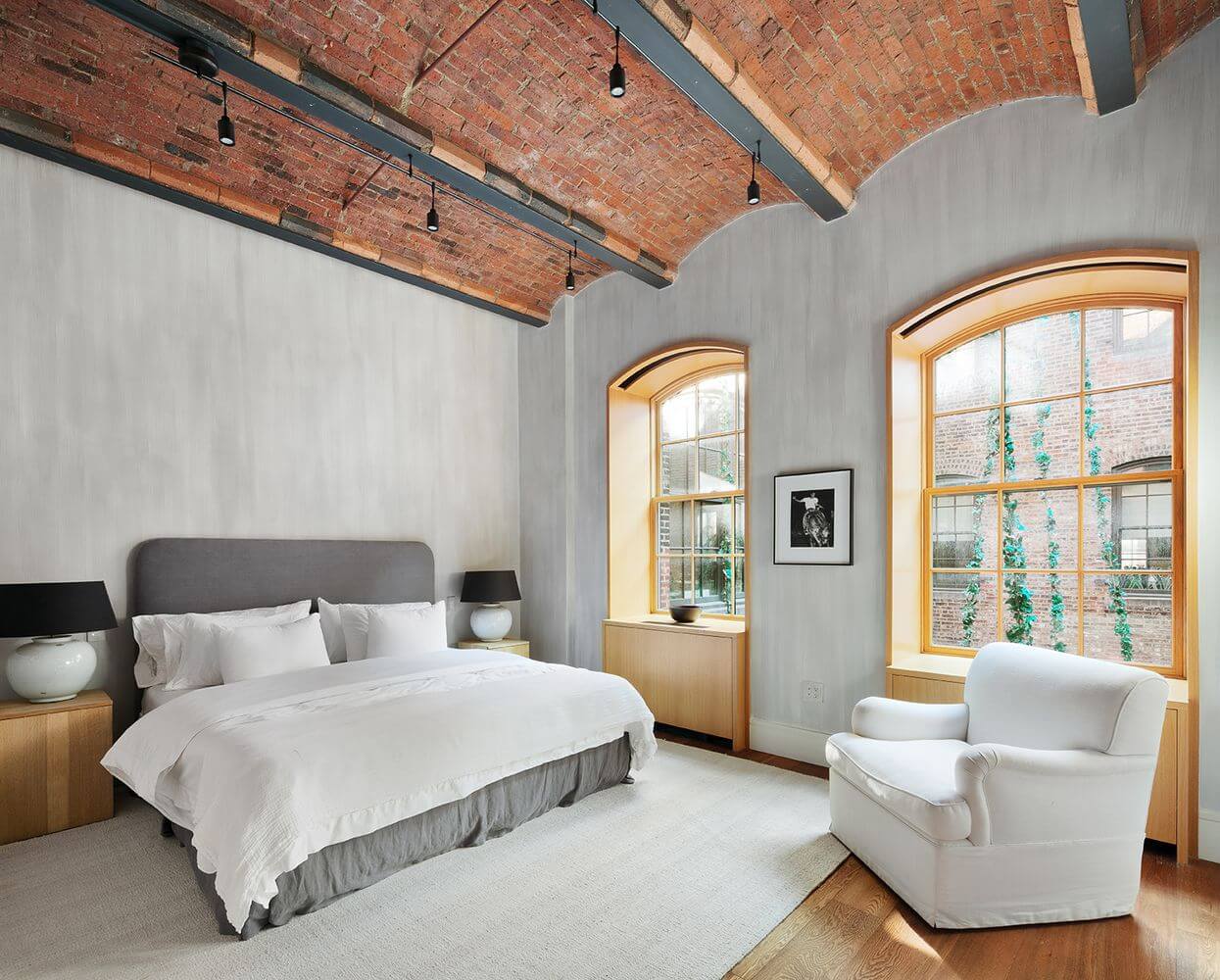 bedroom-brick-vaulted-ceiling-manhattan-loft-nordroom