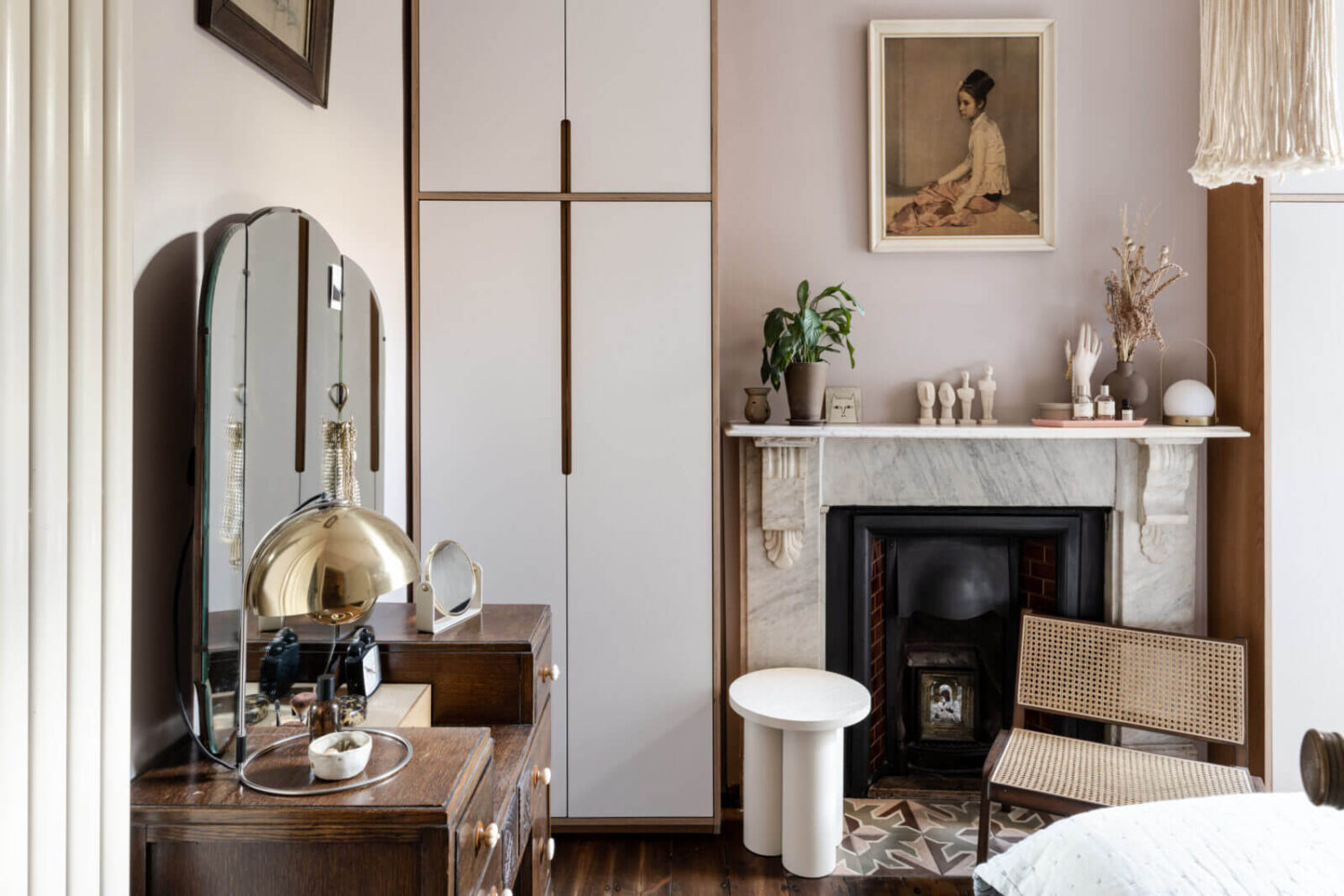 bedroom-fireplace-vanity-london-nordroom