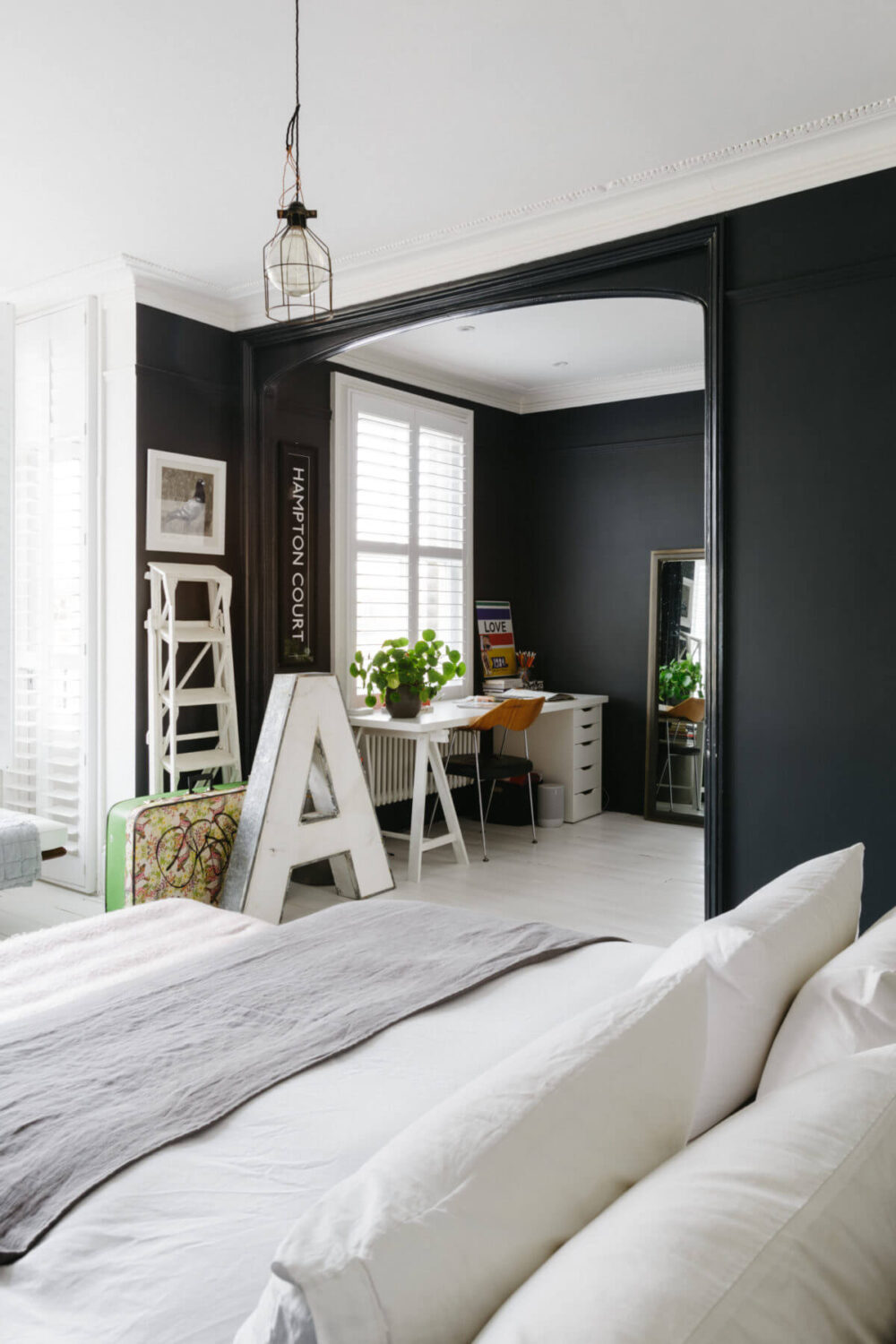 black-white-bedroom-open-plan-workspace-nordroom