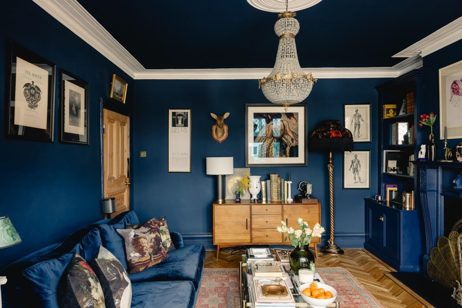 blue-sitting-room-painted-ceiling-colorful-edwardian-home-london-nordroom