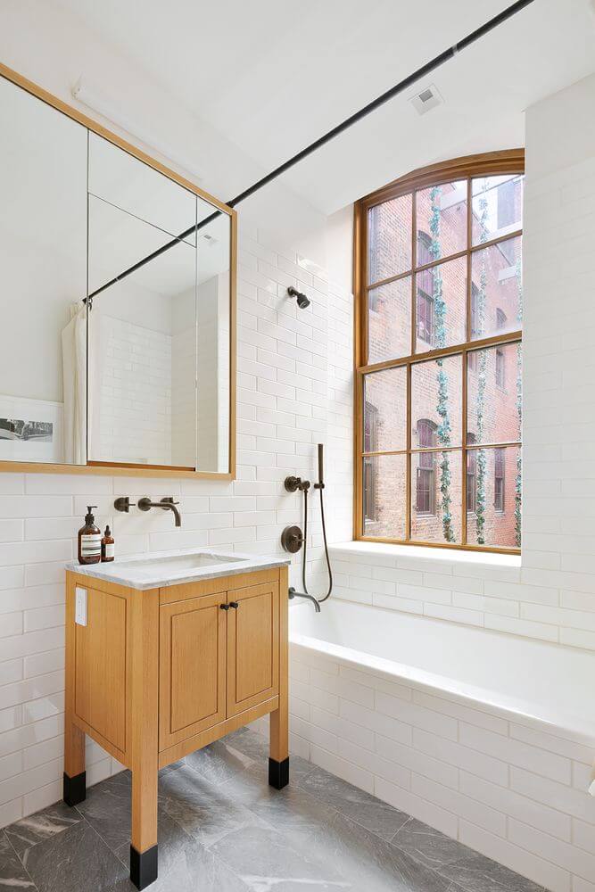contemporary-bathroom-loft-jonah-hill-manhattan-new-york-nordroom