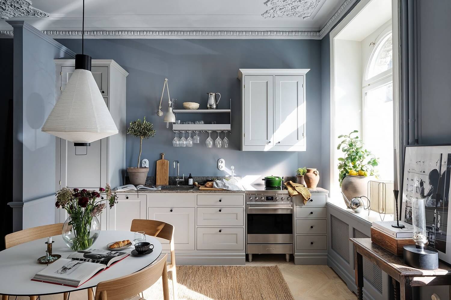 light-gray-classic-kitchen-painted-ceiling-nordroom
