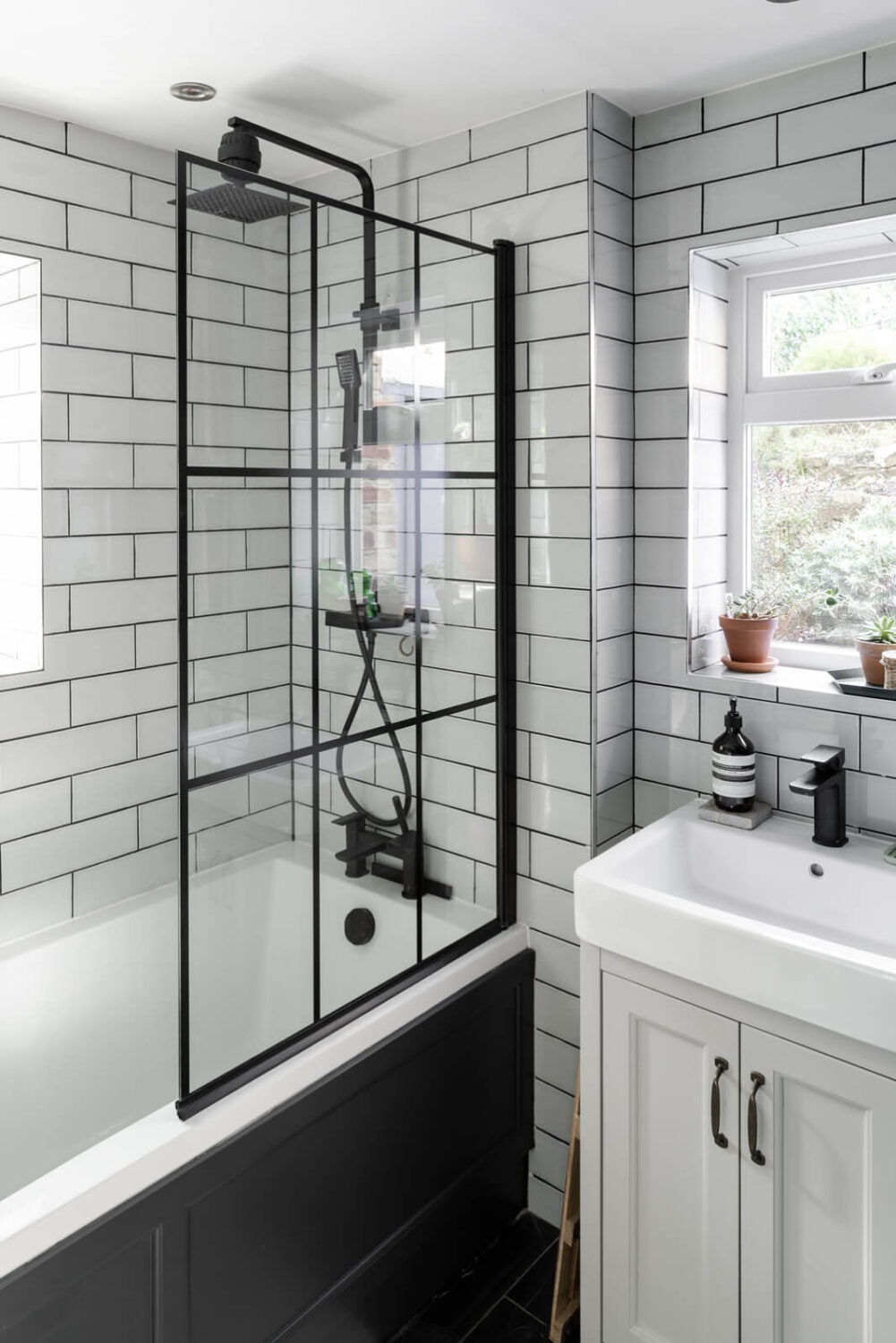 small-black-white-bathroom-london-nordroom