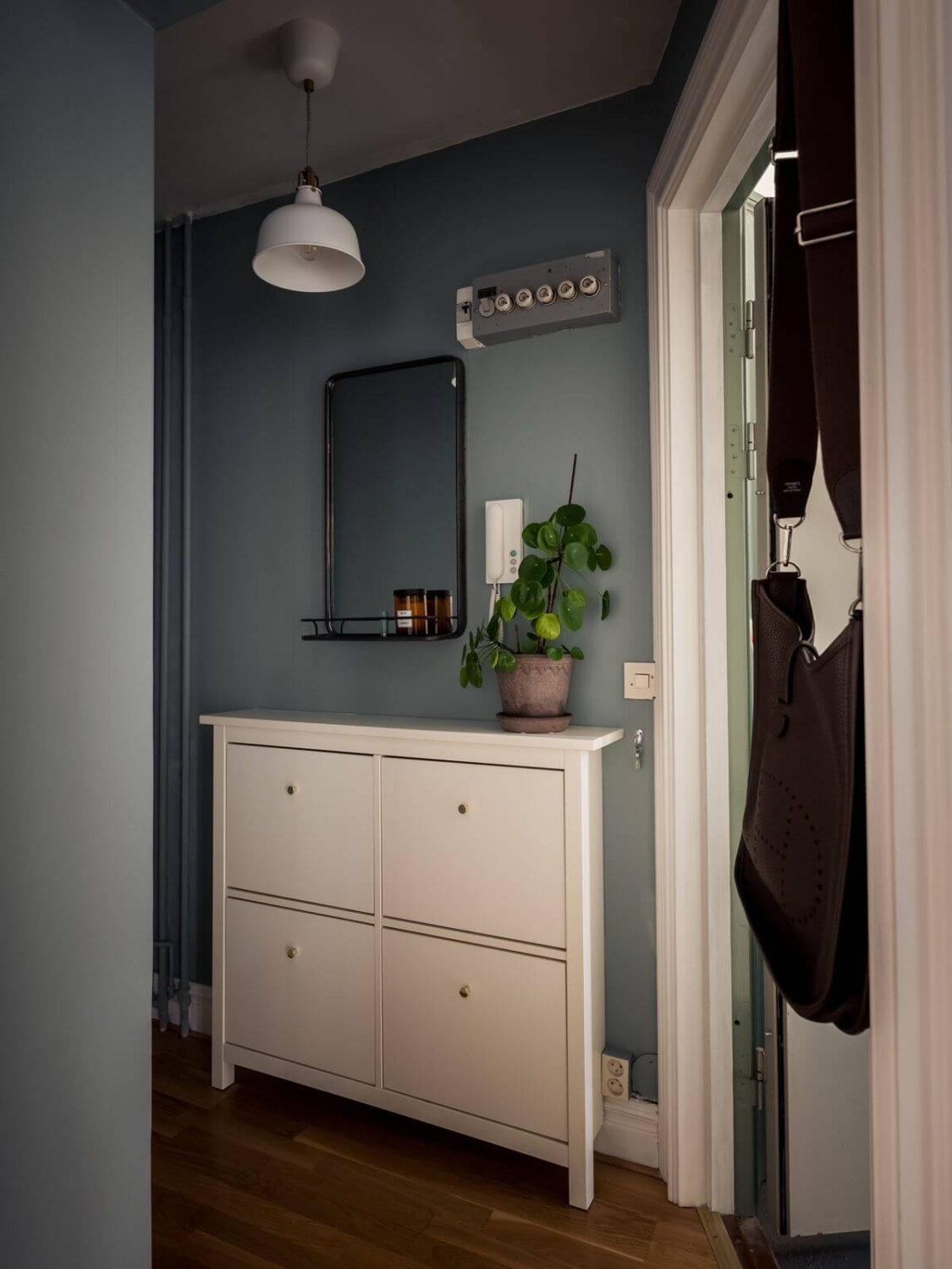 small-gray-hallway-nordic-studio-apartment-nordroom