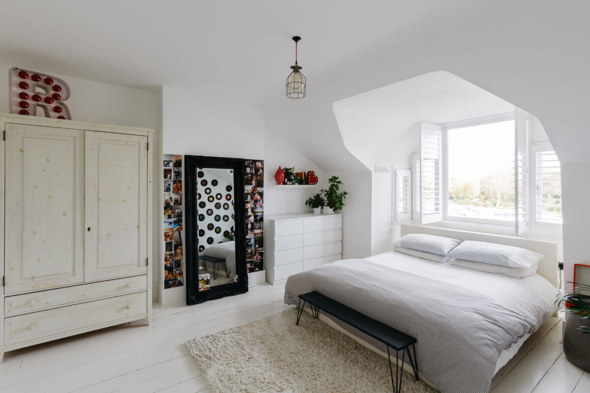 white-bedroom-slanted-ceiling-nordroom