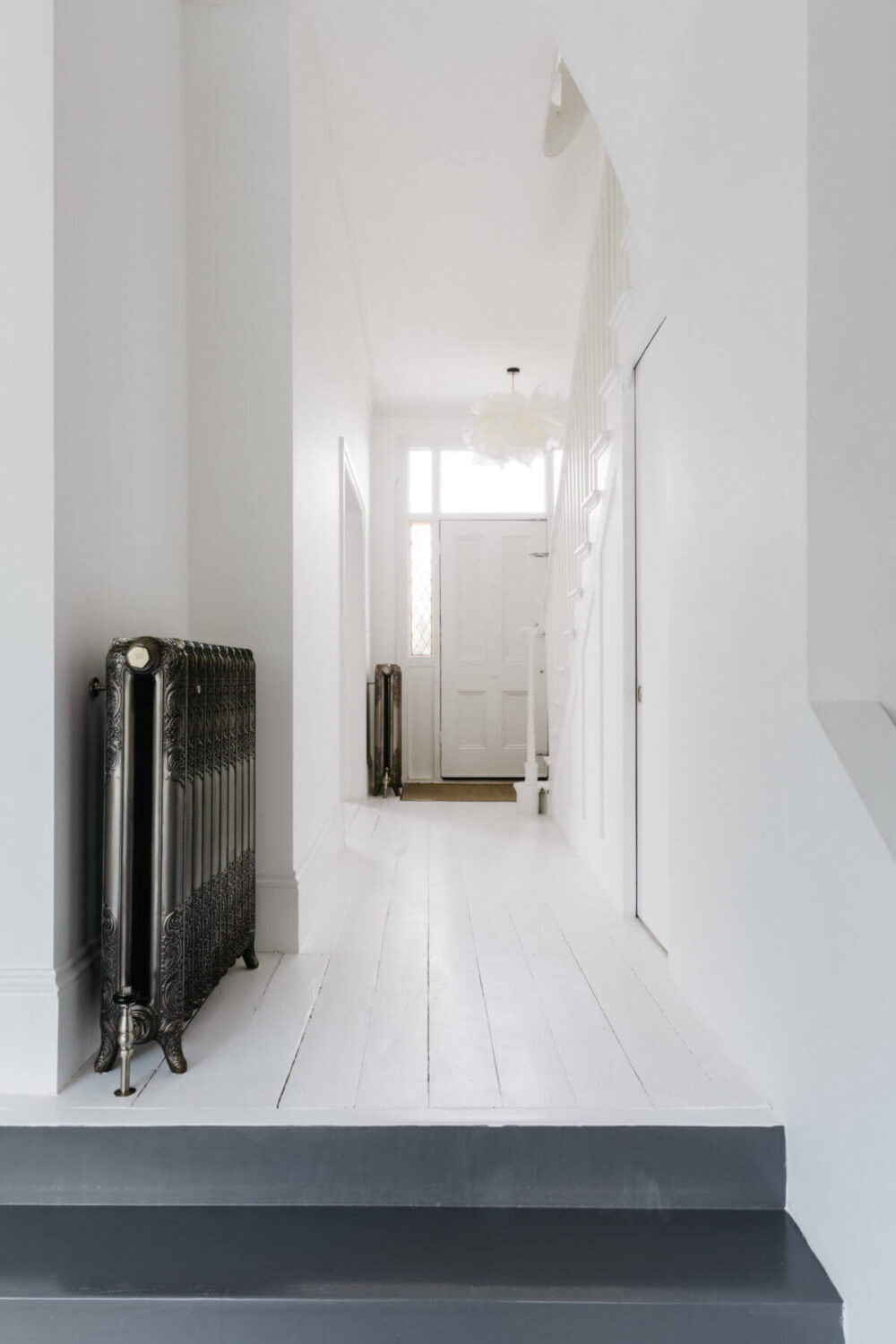white-hallway-open-plan-monochrome-victorian-house-london-nordroom