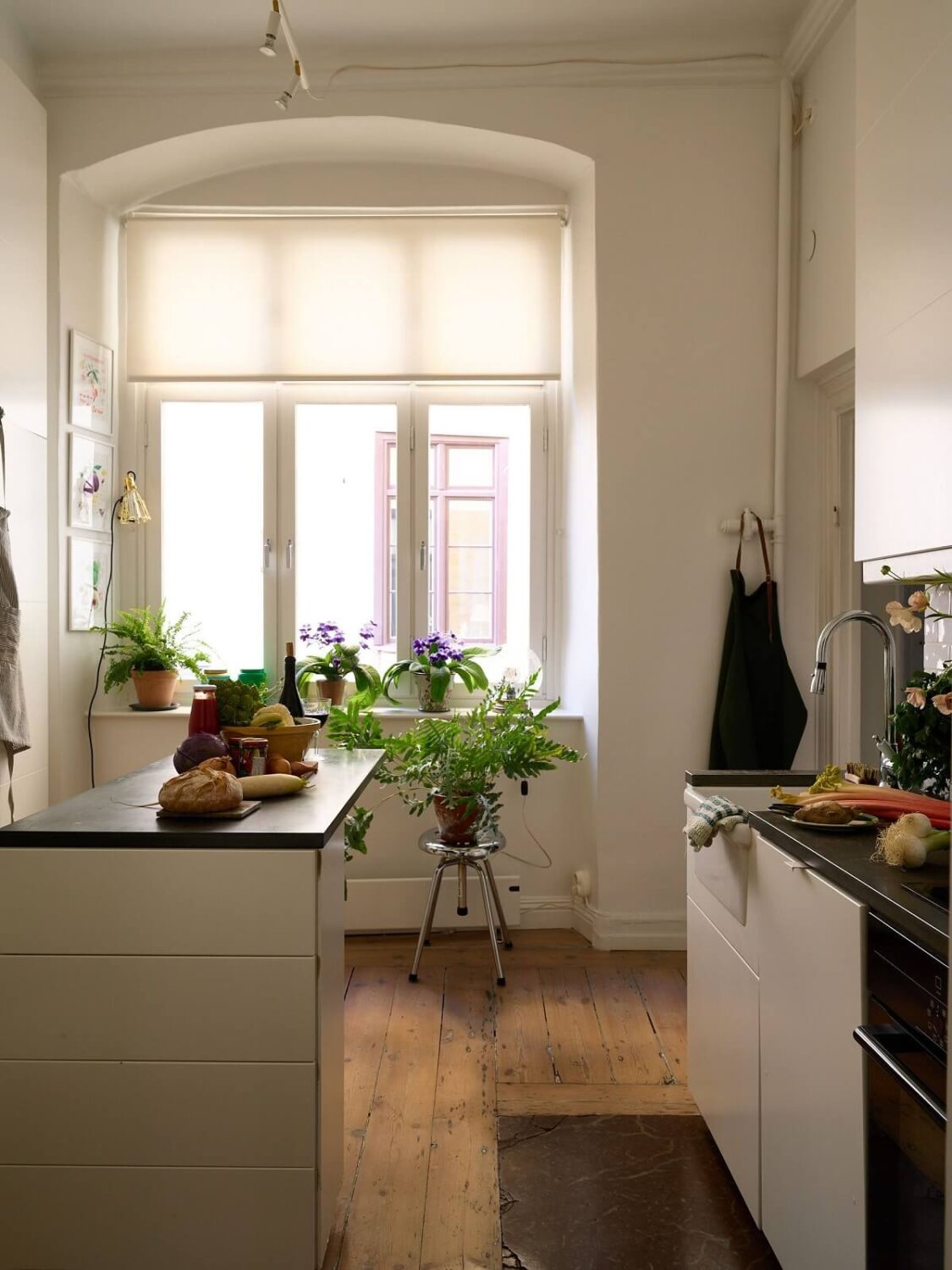 white-kitchen-wooden-floor-nordic-home-nordroom