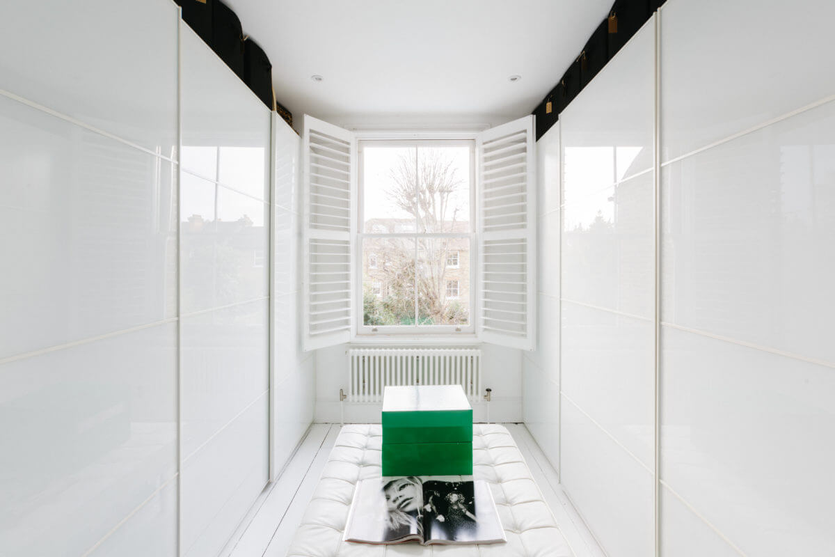 white-walk-in-closet-monochrome-victorian-house-london-nordroom