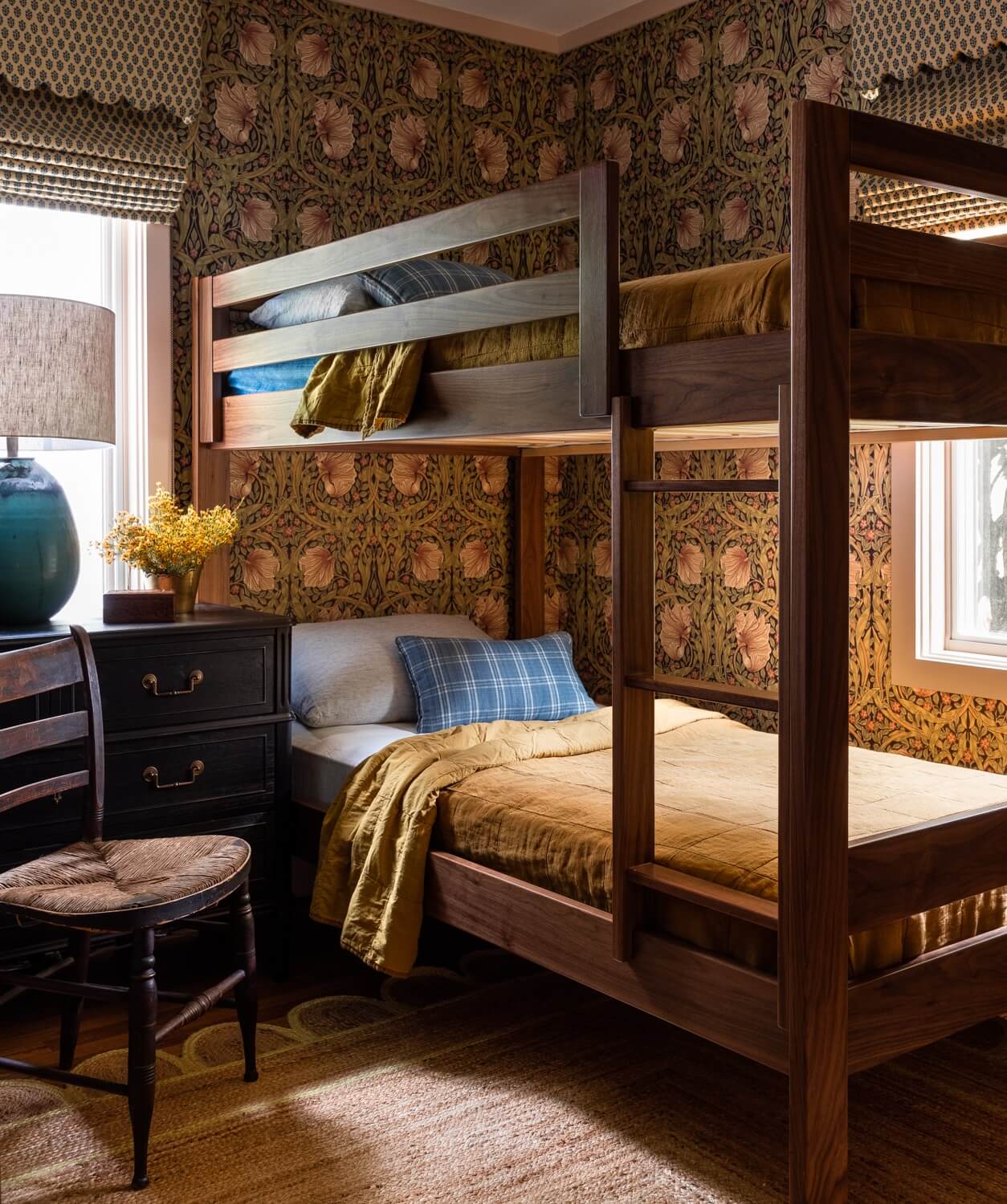 Heidi-Caillier-Design-CT-country-house-Dutchess-County-design-bunkroom-william-morris-ochre-blue-Nordroom