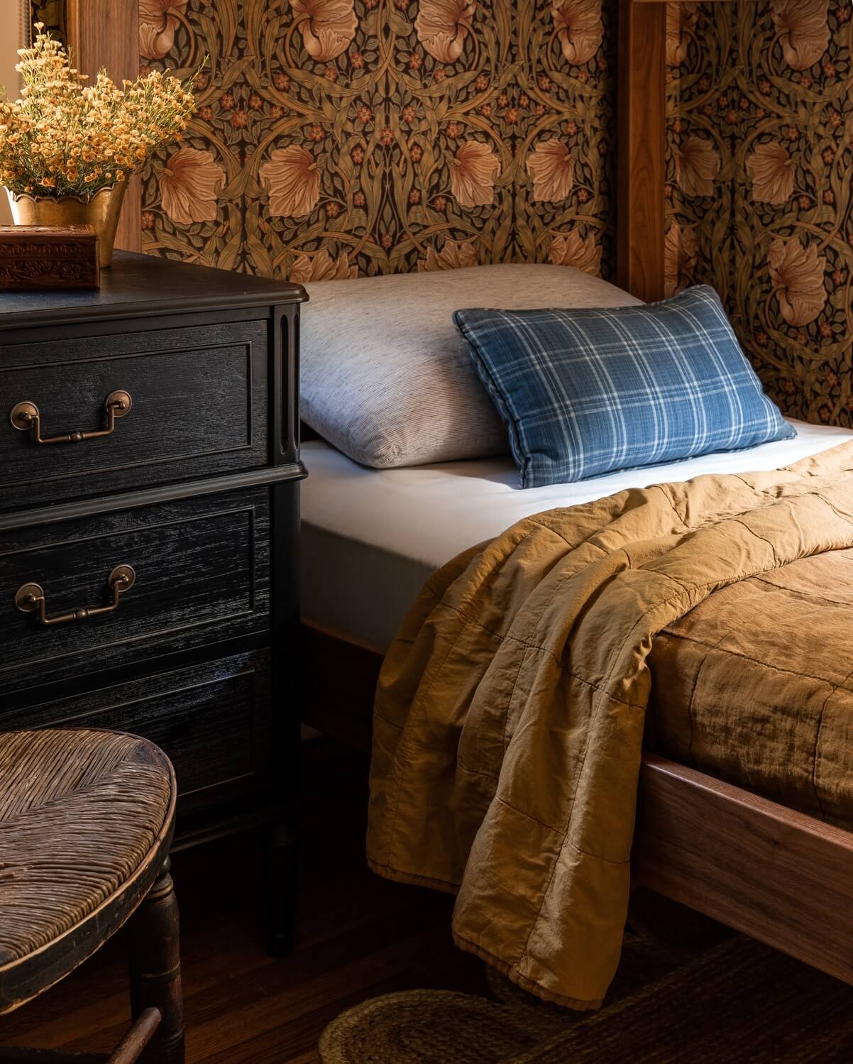 Heidi-Caillier-Design-CT-country-house-Dutchess-County-design-bunkroom-william-morris-ochre-blue-plaid-bedding-Nordroom