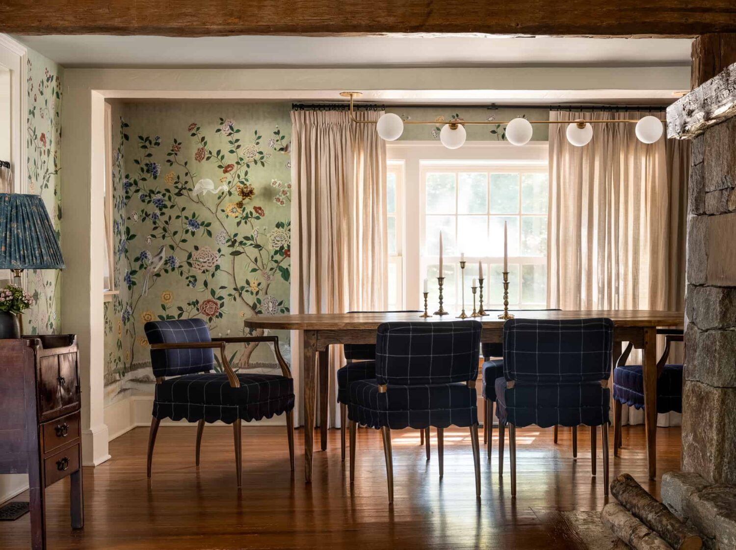 Heidi-Caillier-Design-Hudson-Valley-house-dining-room-old-beams-degournay-wallpaper-modern-lighting-Nordroom