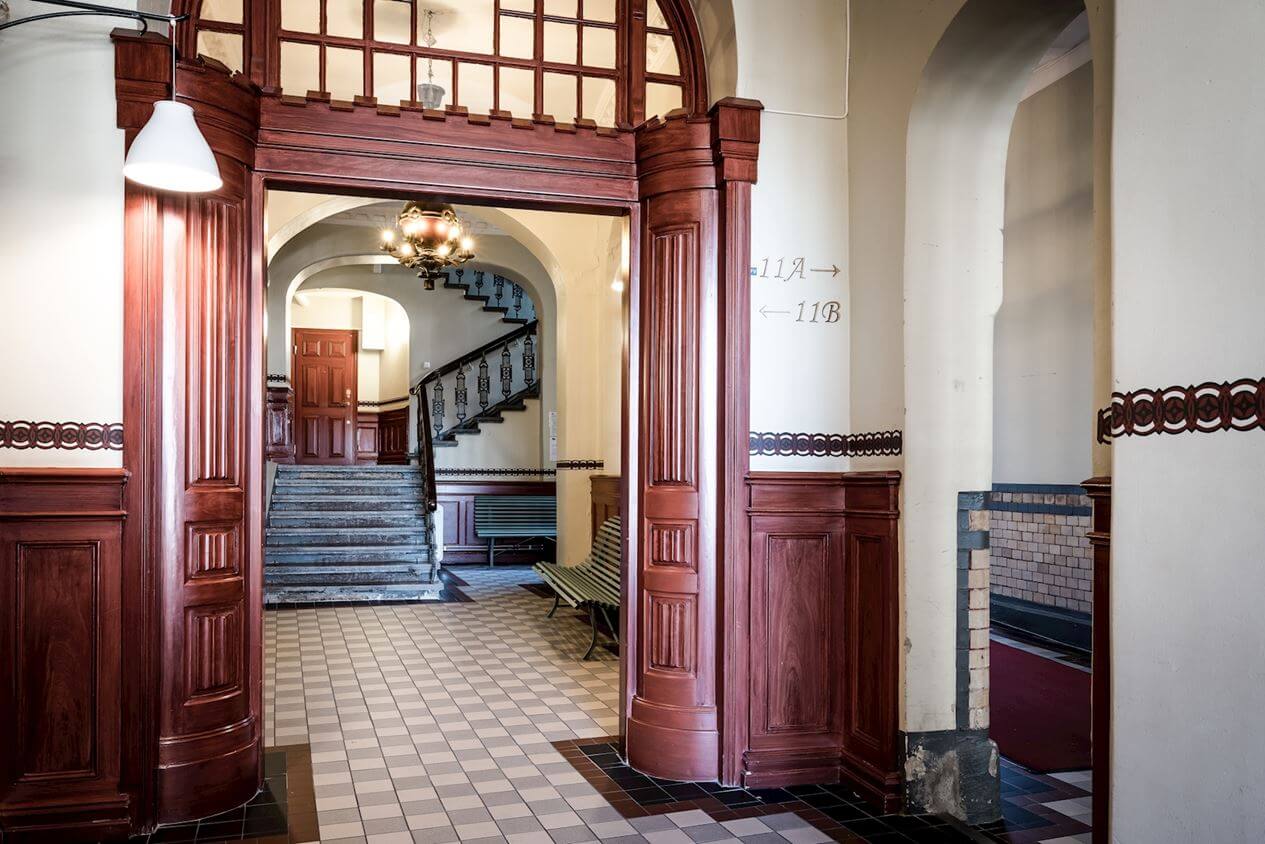 apartment-entrance-historic-architecture-nordroom