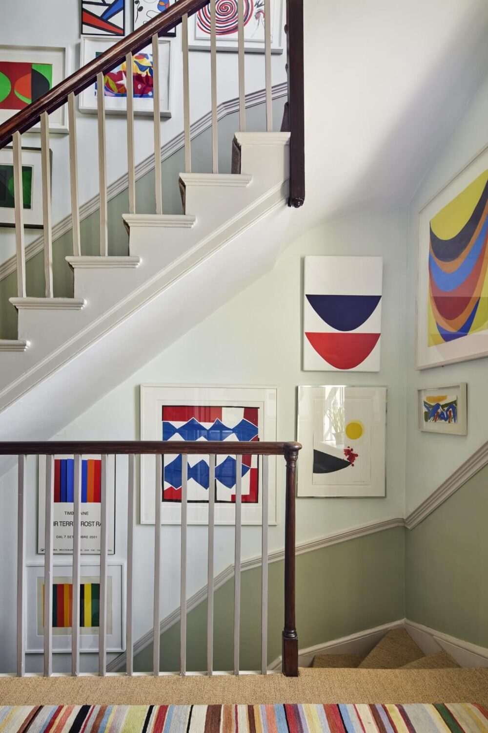 art-filled-staircase-eclectic-home-london-nordroom