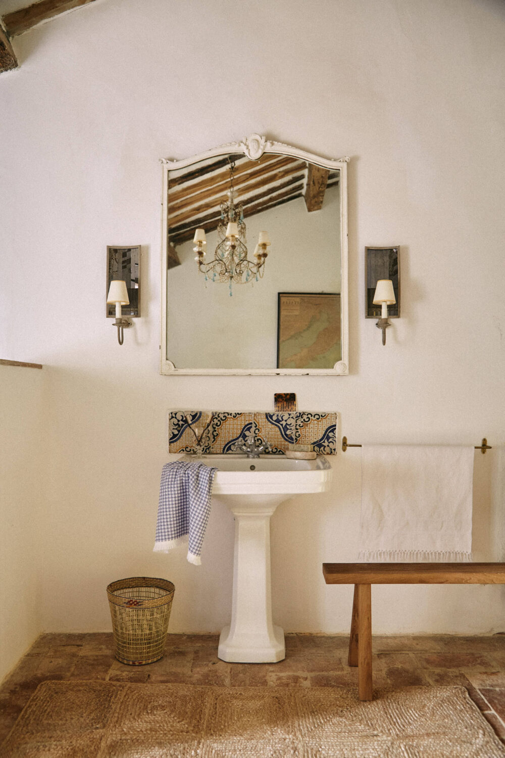 bathroom-vintage-sink-mirror-tuscan-villa-nordroom