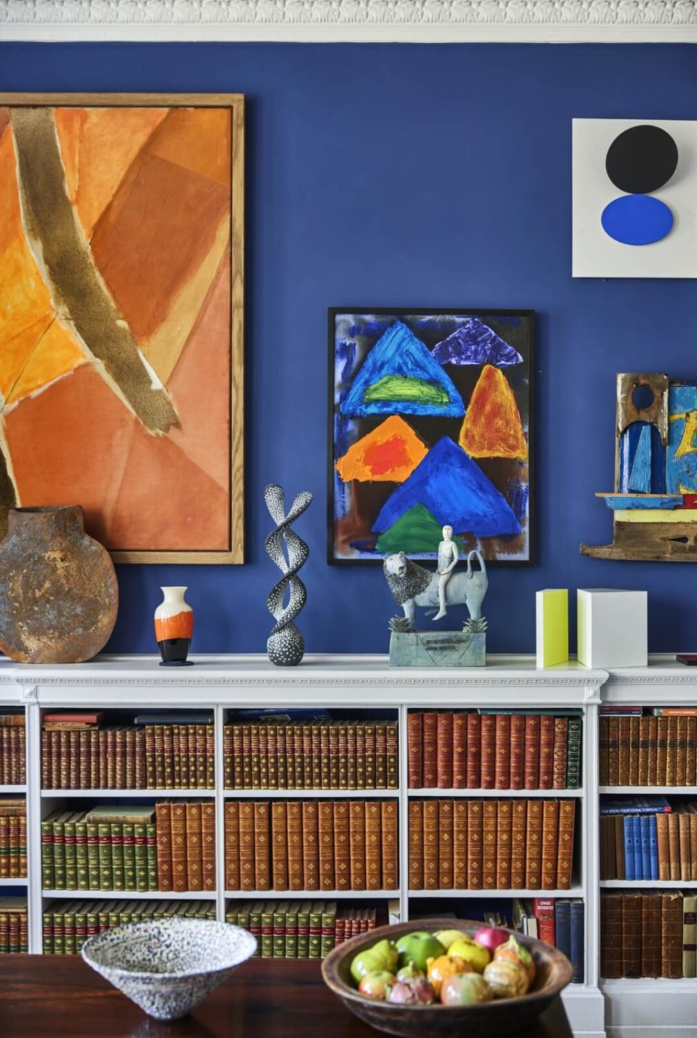 blue-walls-sitting-room-eclectic-art-filled-home-london-nordroom
