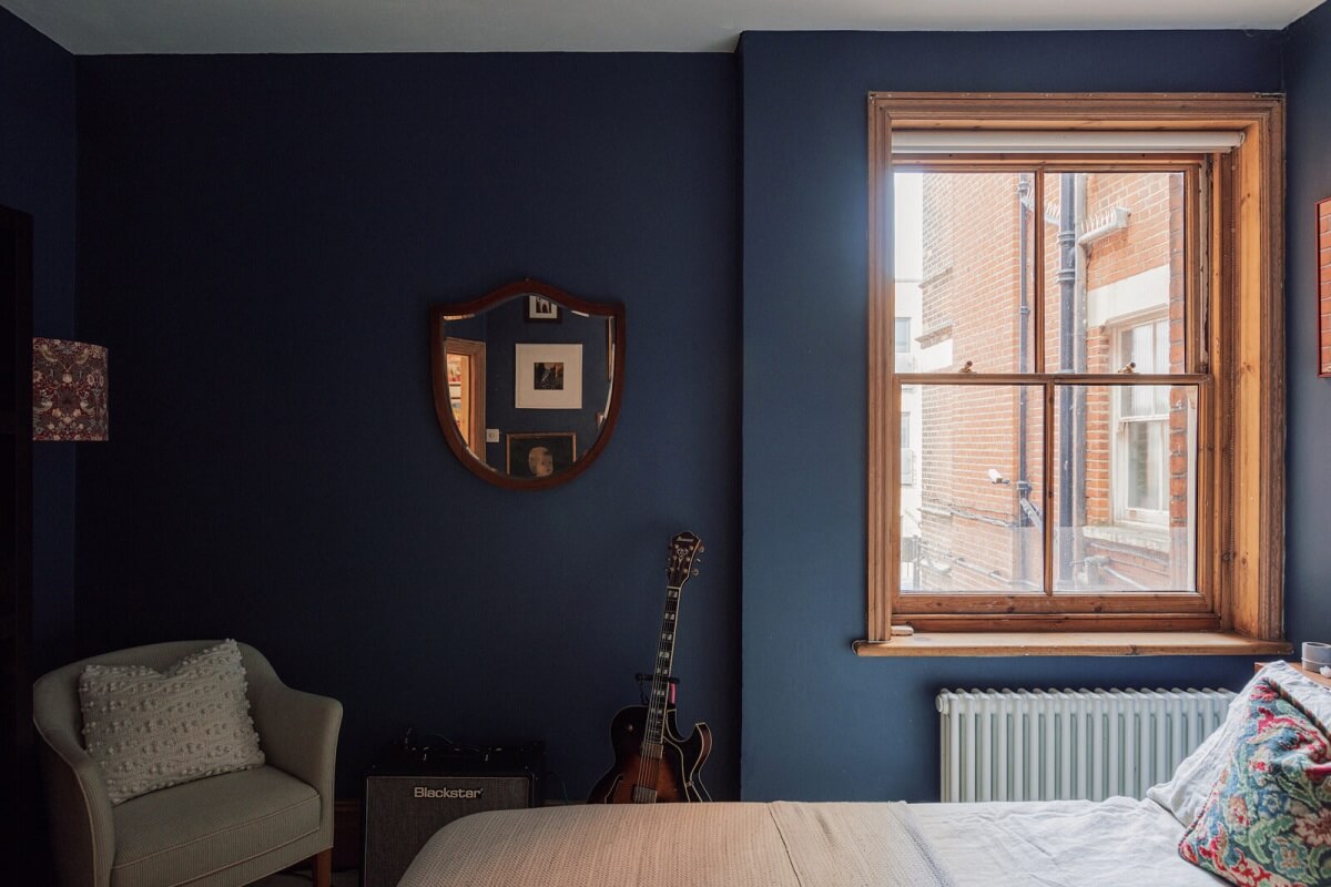 dark-blue-bedroom-london-flat-nordroom