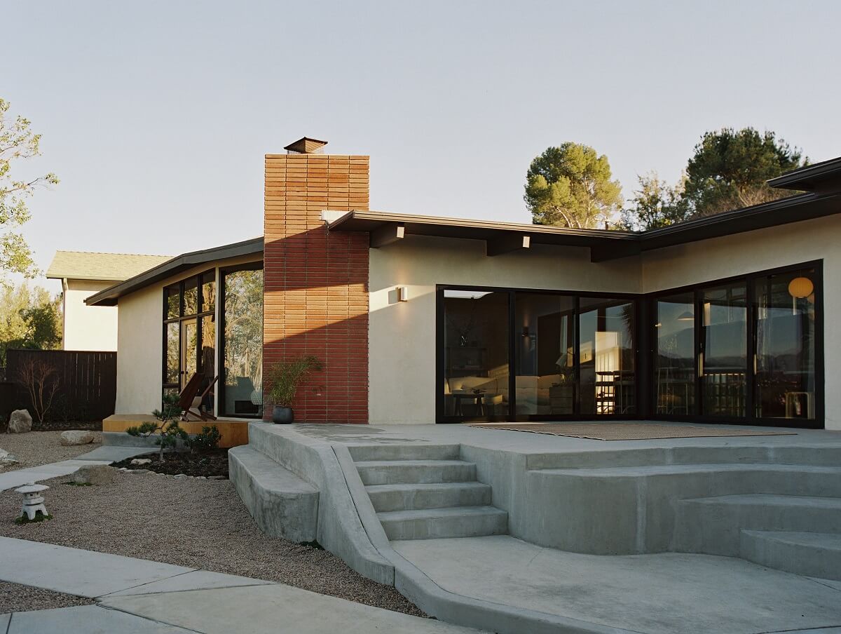 exterior-midcentury-home-kane-lim-bling-empire-los-angeles-nordroom
