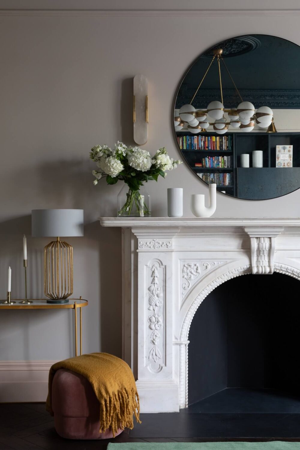 fireplace-detail-round-mirror-victorian-home-london-modern-furnishings-frank-and-faber-nordroom