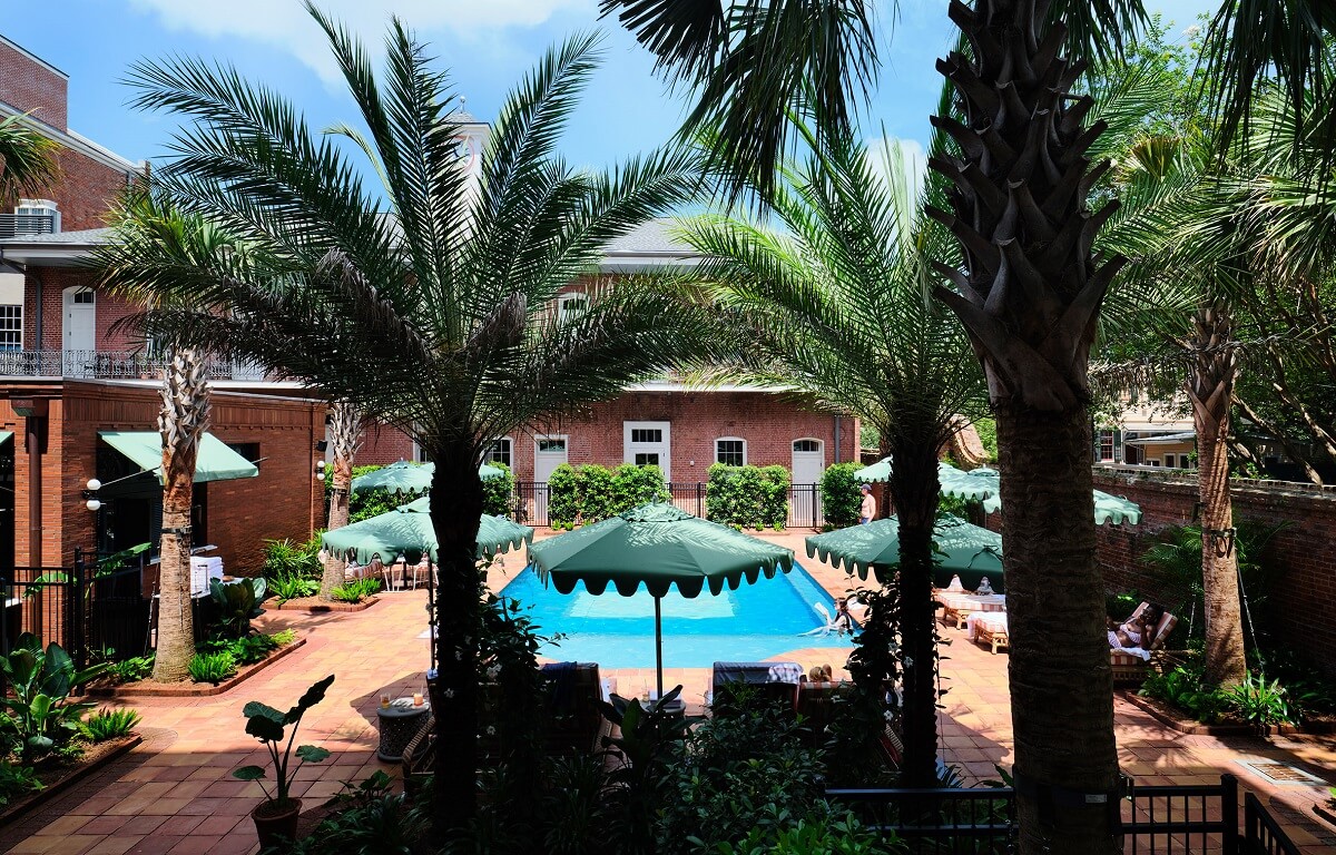 hotel-saint-vincent_new-orleans_lambert-macguire-design-palm-trees-swimming-pool-nordroom