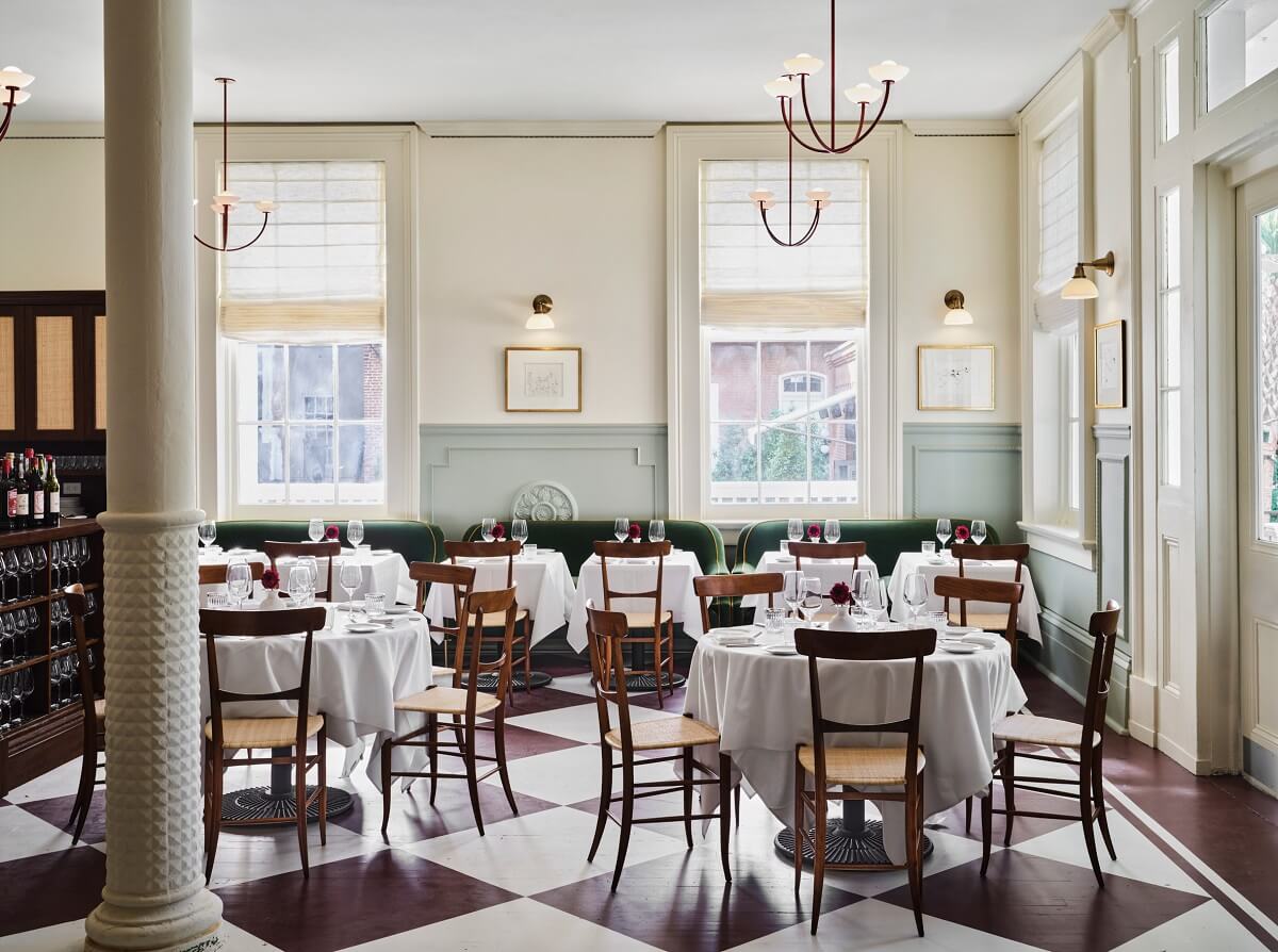 hotel-saint-vincent_new-orleans_lambert-macguire-design-restaurant-checkeboard-floor-nordroom