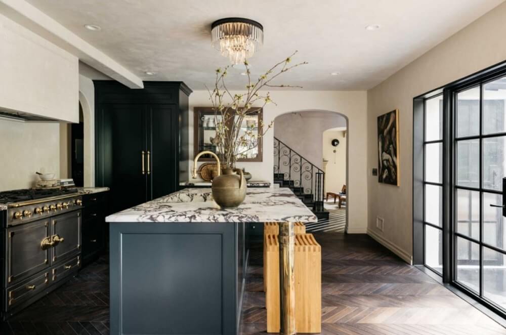 kitchen-island-tudor-house-jordan-bakva-los-feliz-nordroom