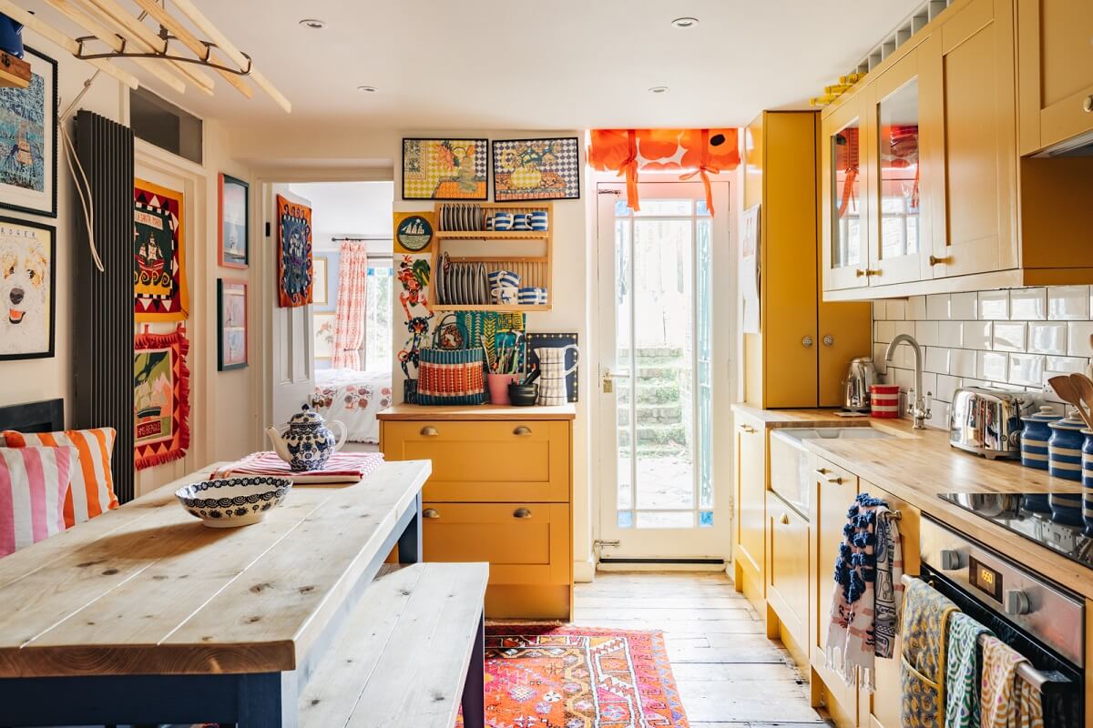 kitchen-yellow-cabinets-bench-india-yellow-farrow-ball-maximalist-decor-nordroom