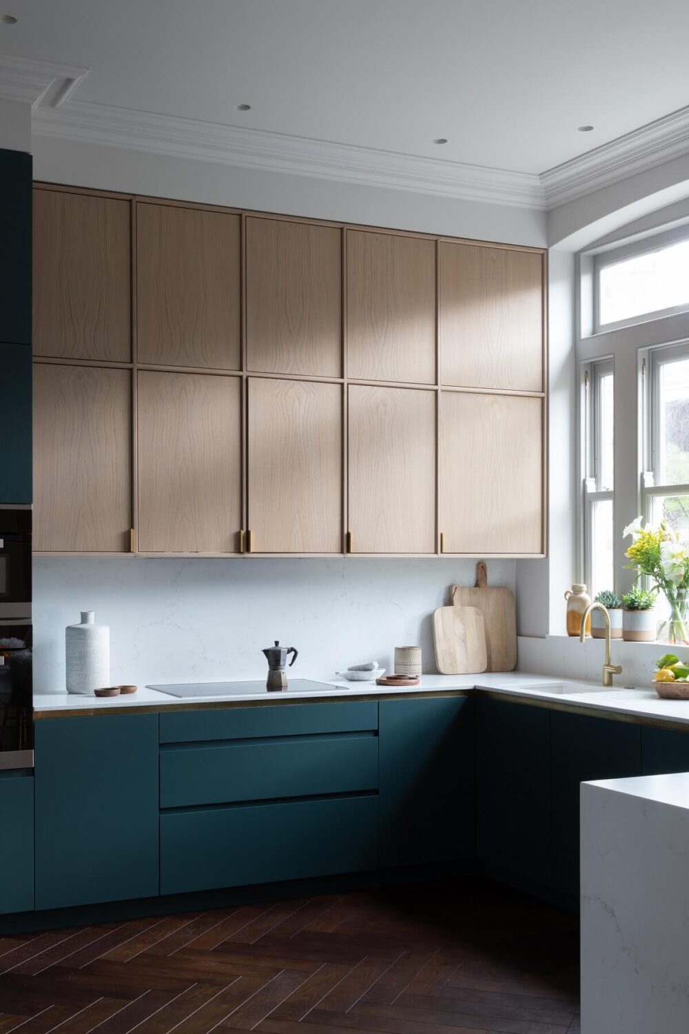 modern-kitchen-blue-cabinets-wooden-upper-cabinets-london-townhouse-nordrom