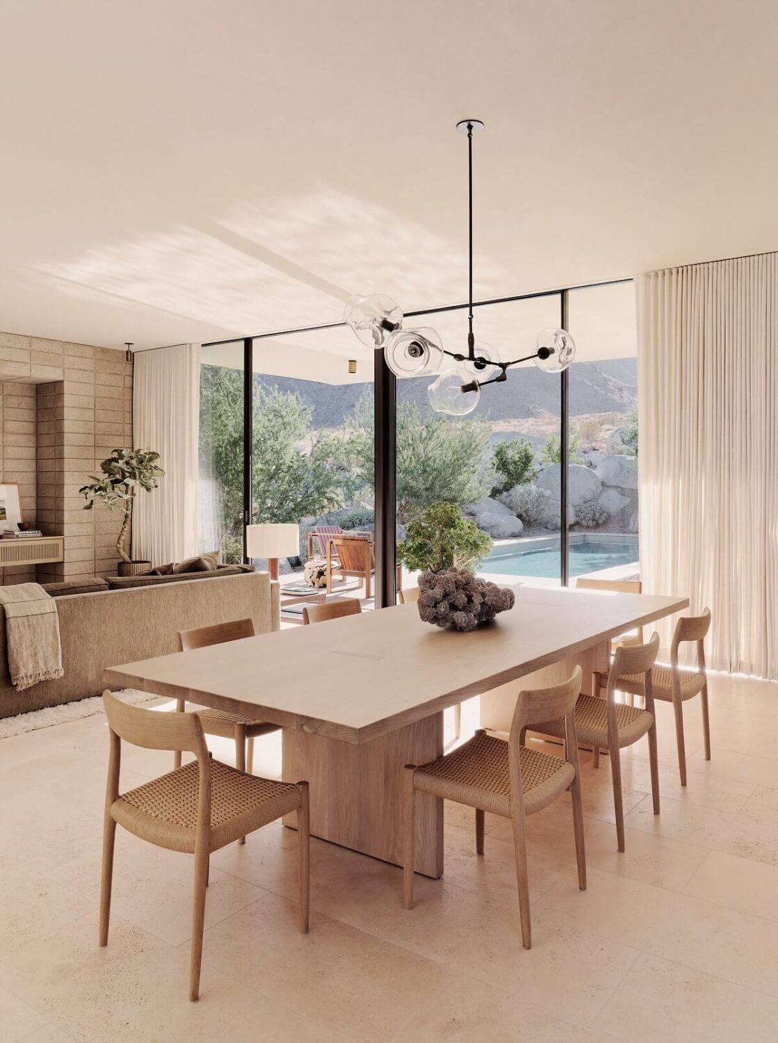 modern-open-plan-living-dining-light-colors-nordroom