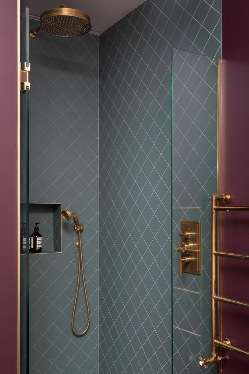 shower-green-tiles-brass-fittings-victorian-home-london-frank-and-faber-nordroom