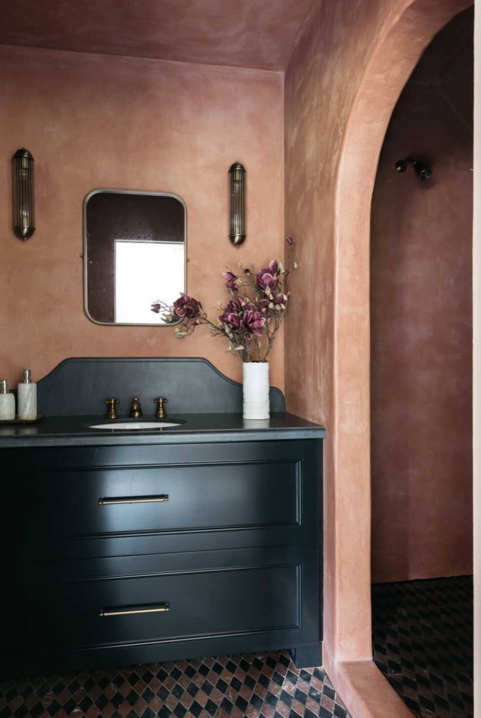 shower-room-bathroom-earthy-pink-plastered-walls-nordroom