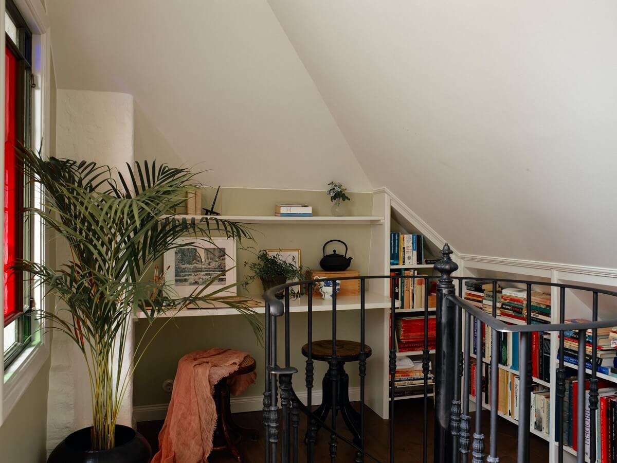 attic-home-office-buit-in-double-desk-books-nordroom