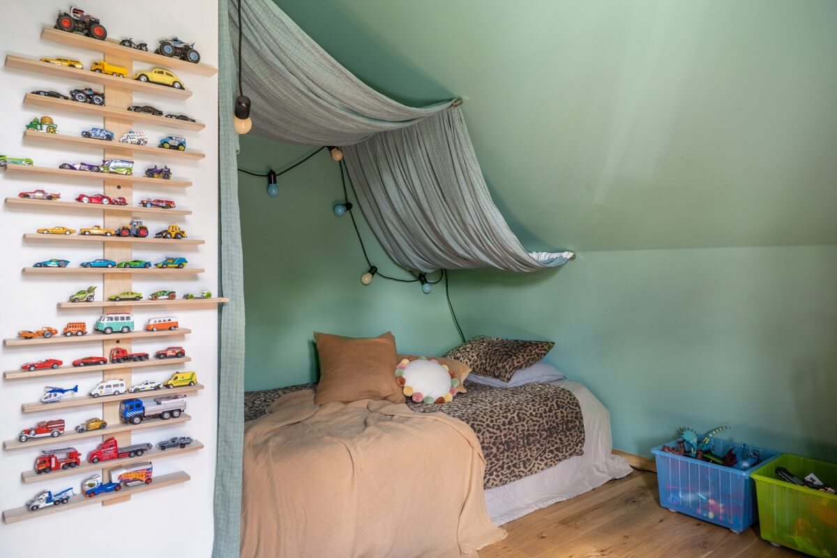 attic-kids-bedroom-bed-nook-green-walls-nordroom