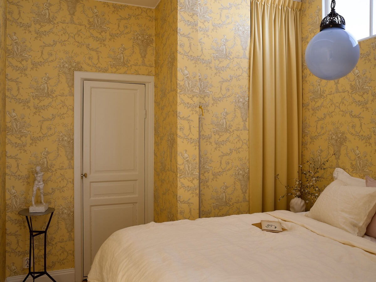 French Wallpaper