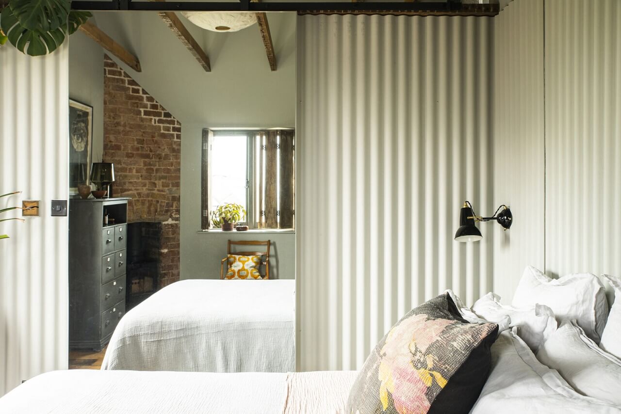 bedroom-large-mirror-sliding-door-nordroom