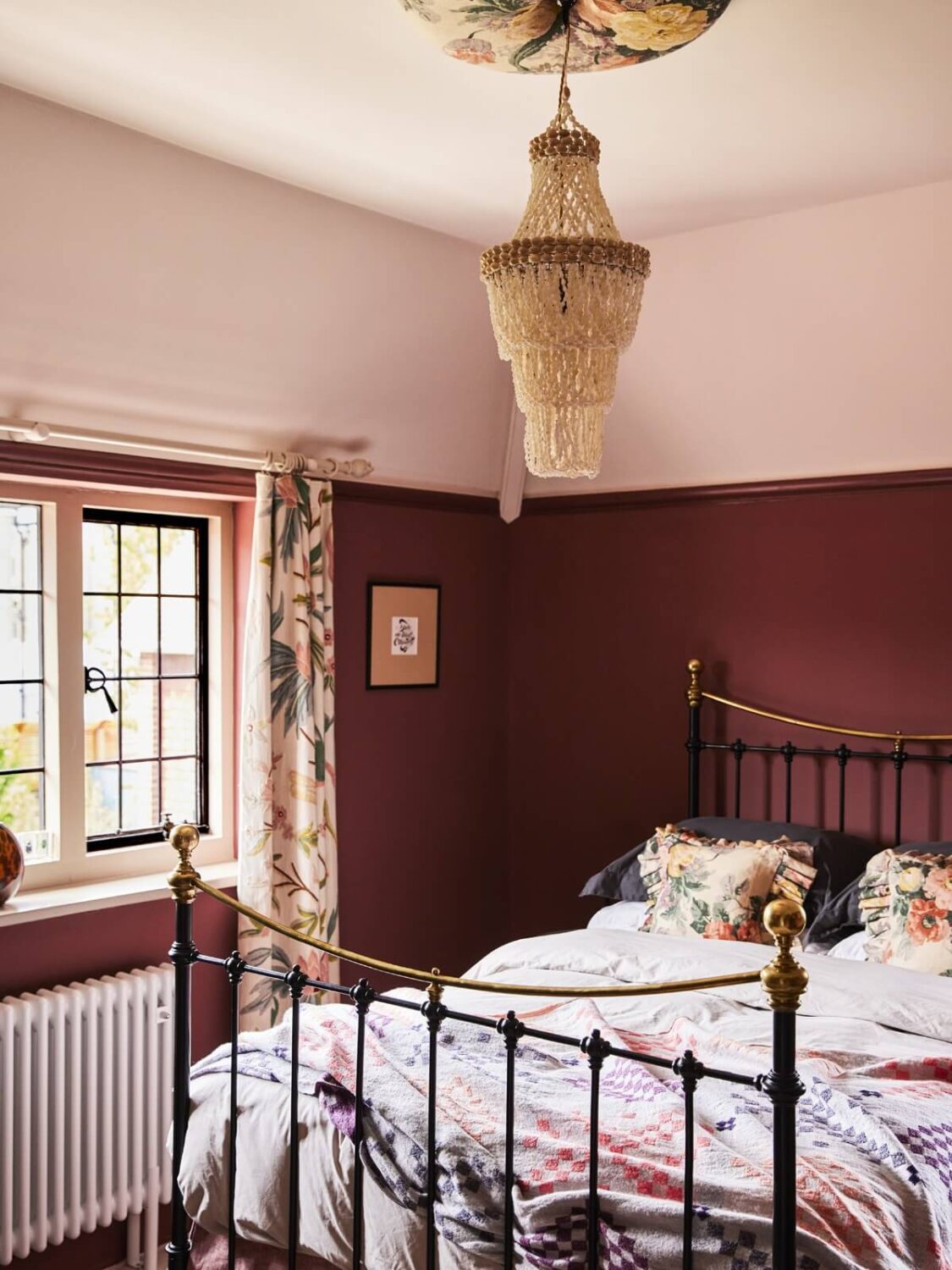 cozy-purple-bedroom-colorful-bedding-nordroom
