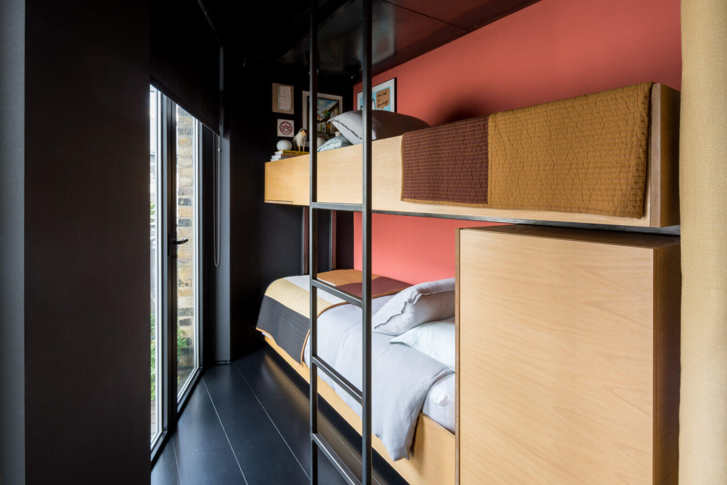 guest-room-bunk-bed-black-wooden-floor-nordroom