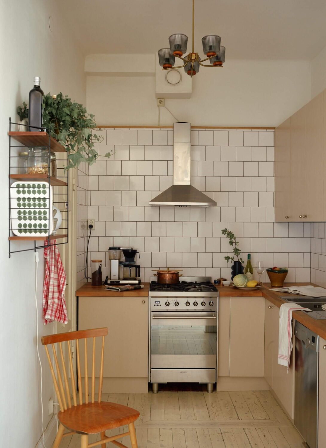 kitchen-white-tiles-small-apartment-nordroom