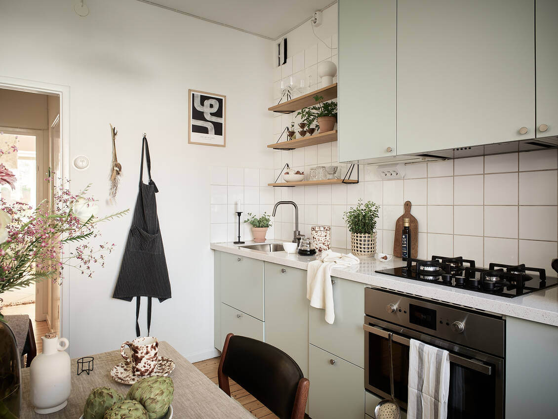 light-kitchen-scandinavian-studio-apartment-nordroom