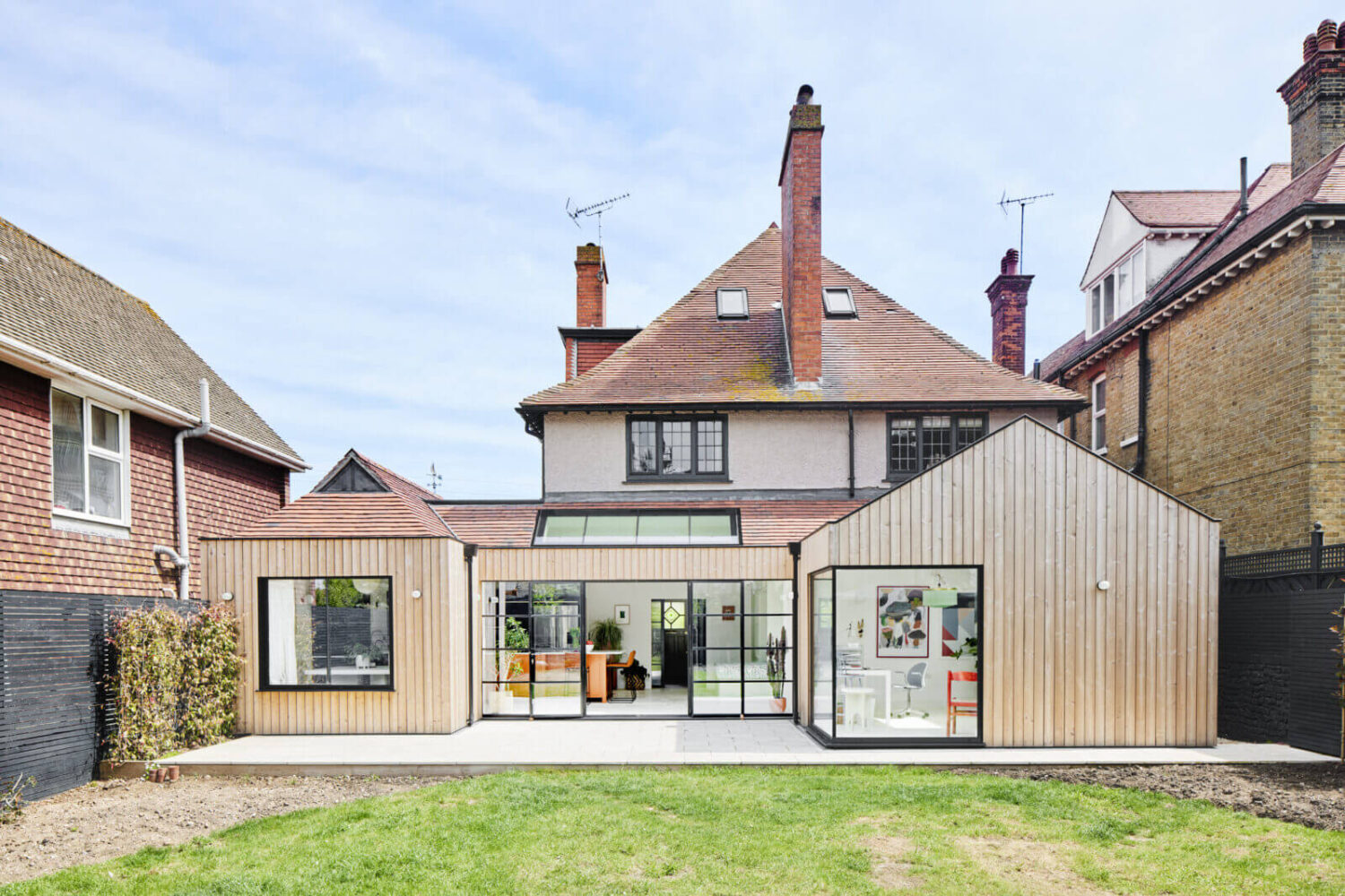 modern-extension-arts-and-crafts-house-england-nordroom