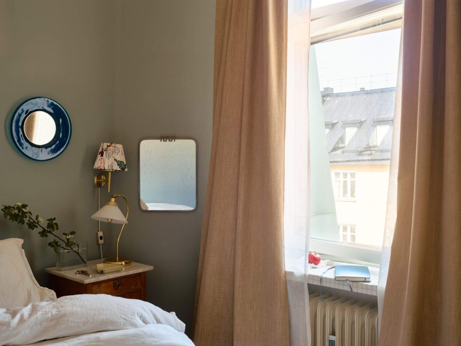 muted-blue-gray-walls-bedroom-nordroom