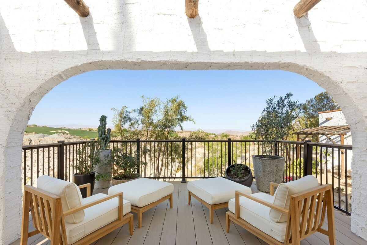 roof-terrace-lounge-chairs-airbnb-california-bobby-berk-nordroom
