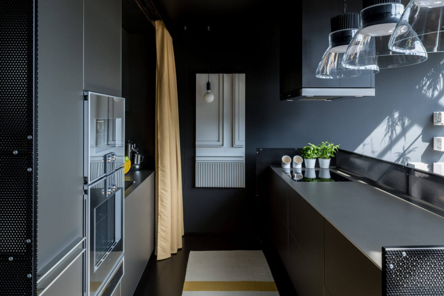 sleek-black-kitchen-modern-loft-london-nordroom