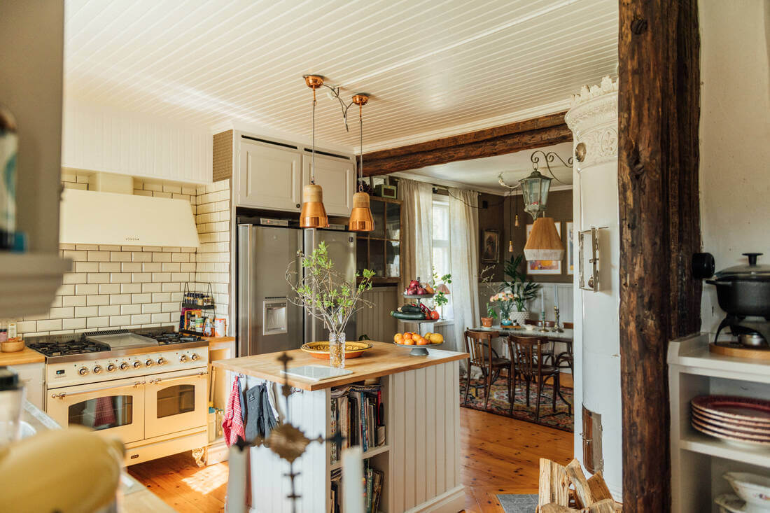 vintage-bohemian-kitchen-exposed-wooden-beam-nordroom