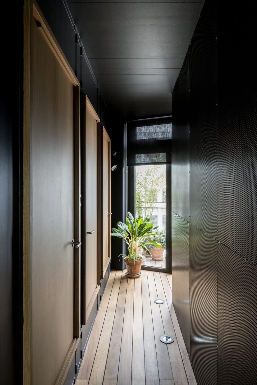 walk-in-closet-modern-loft-london-nordroom